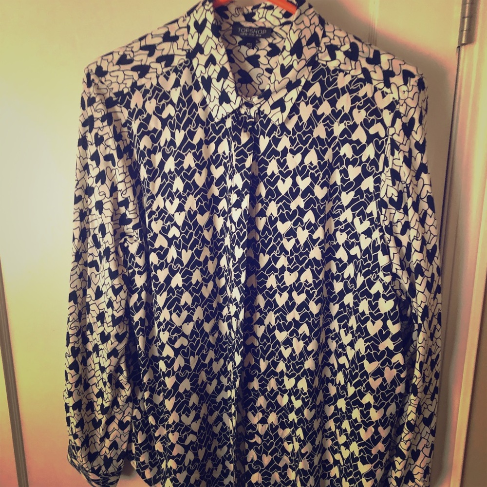 Graphic soft button up